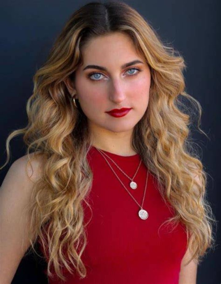 Sarah Mathers Wiki, Age, Birthday, Net Worth, Instagram of Eminem's Sister