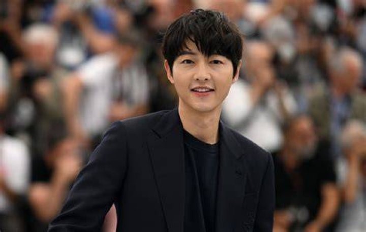 Song Joong Ki is Now a Dad as his Girlfriend Katy Saunders has a 10