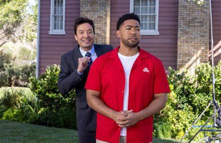 State Farm&reg; Commercial ("RoboAgent" 45) featuring Chris Paul, James