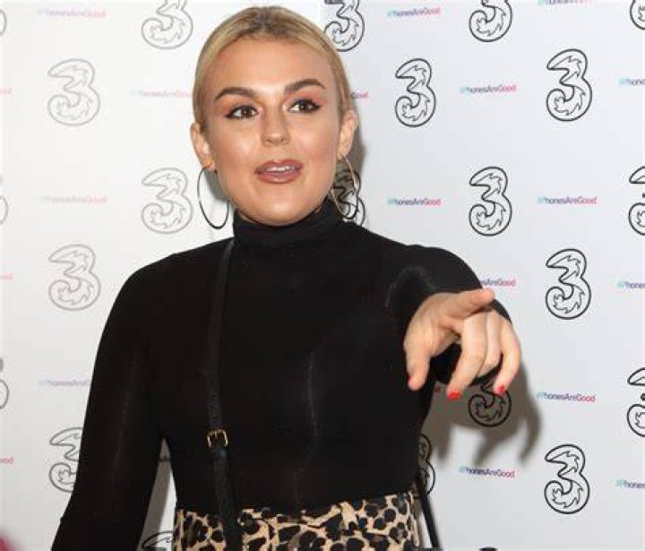TALLIA STORM at Portr8&rsquo;s Three Mobiles VIP Gallery Launch in London 10