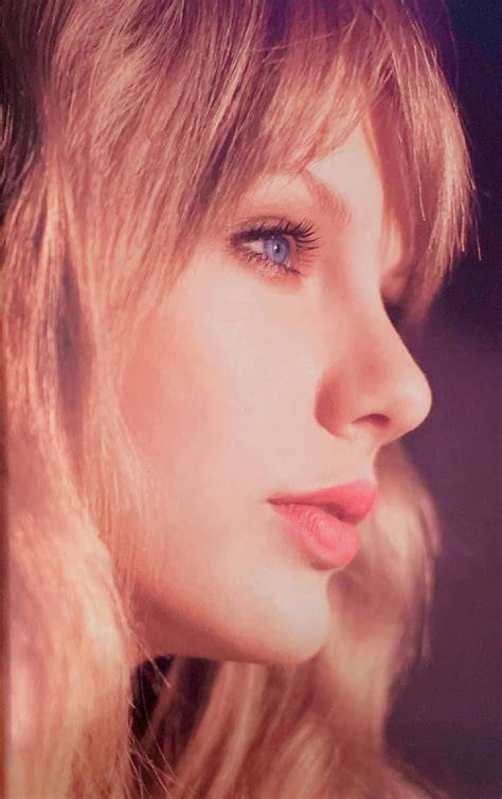 TaylorSwiftPictures Pictures Scrolller