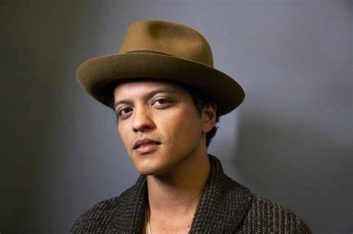 The Facts about Bruno Mars Girlfriend Bruno Mars