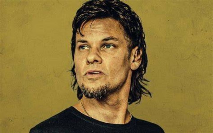Theo Von "U look good together" UFC ring girl Brittney Palmer's