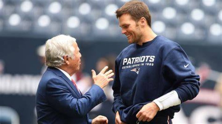 Tom Brady, Robert Kraft reunite at Michael Rubin's Hamptons party