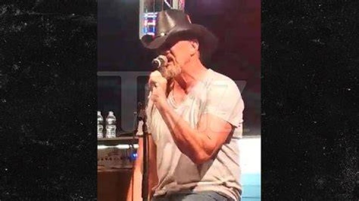 Trace Adkins reportedly drunk at St. Jude Children&rsquo;s Research Hospital