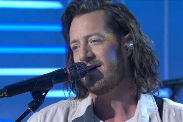 Tyler Hubbard Delights With '5 Foot 9' Performance on 'Today'