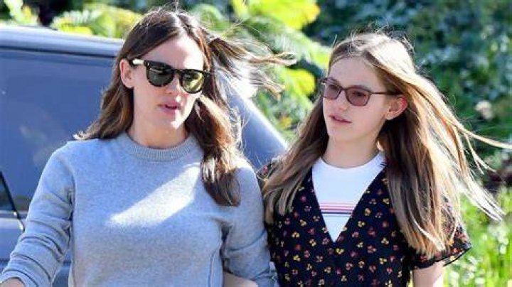 Violet Affleck Bio Life & Net Worth of Ben Affleck’s Daughter