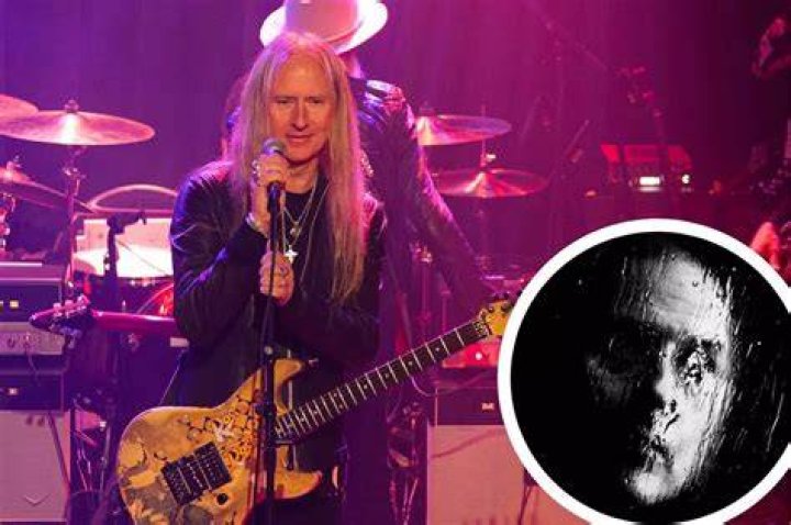 What is Jerry Cantrell doing today? Wife, Net Worth, Daughter
