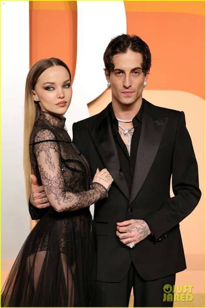 Who Is Dove Cameron Dating? Is She single? All the Rumors behind this
