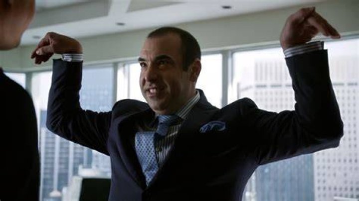 Who Plays Louis Litt On Suits