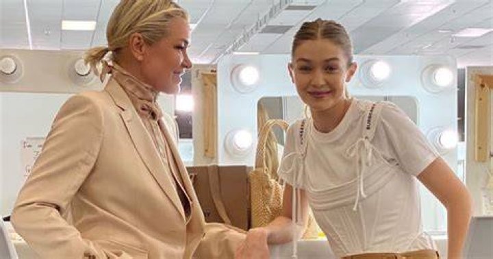 Yolanda Hadid lovingly hugs daughter Gigi Hadid&rsquo;s baby bump in new